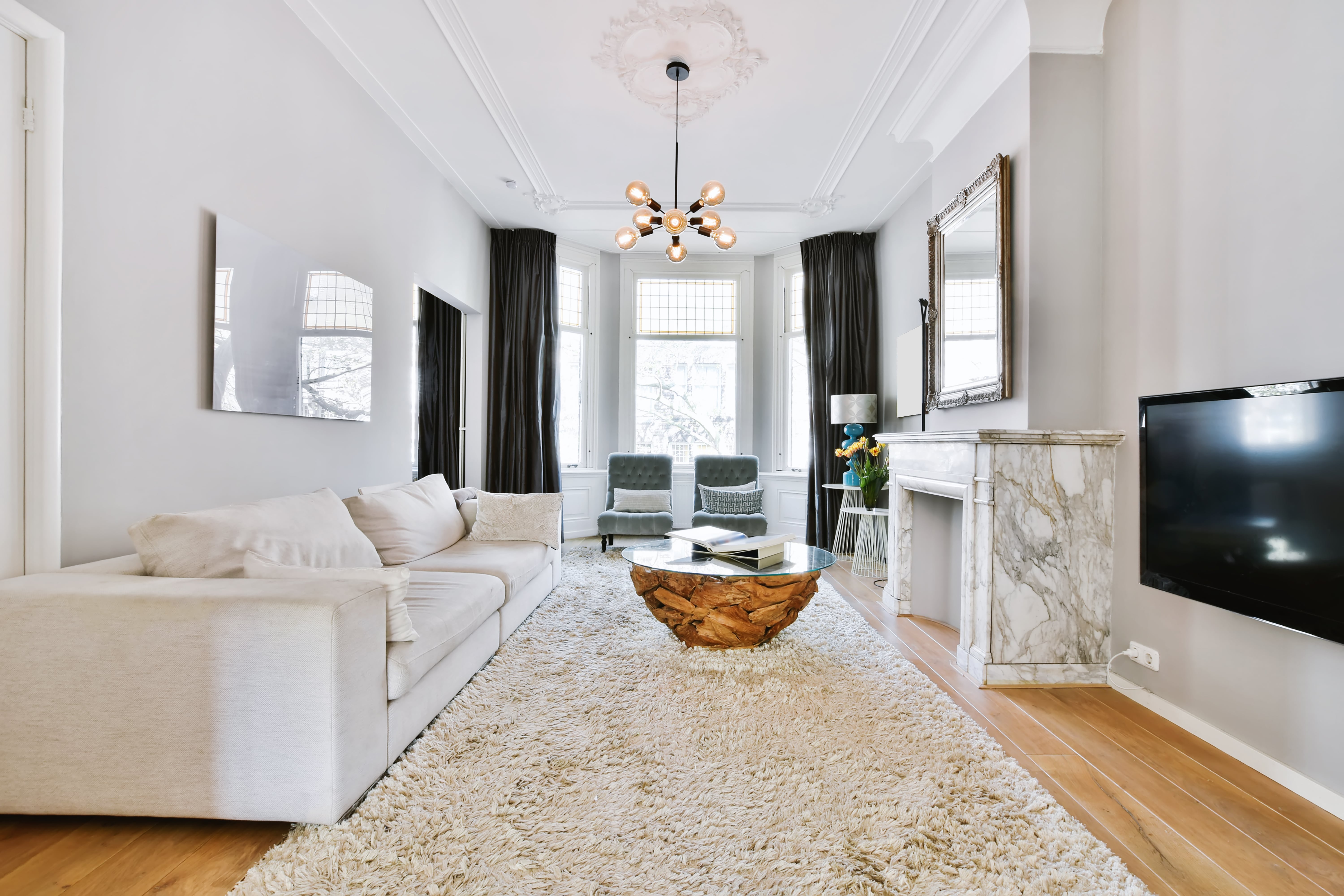Bright Waterview apartment lounge